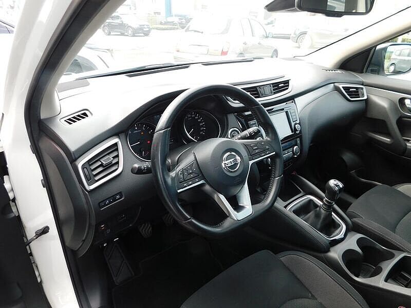 Nissan Qashqai 1.3 DIG-T N-Connecta 3 JAAR WAARBORG