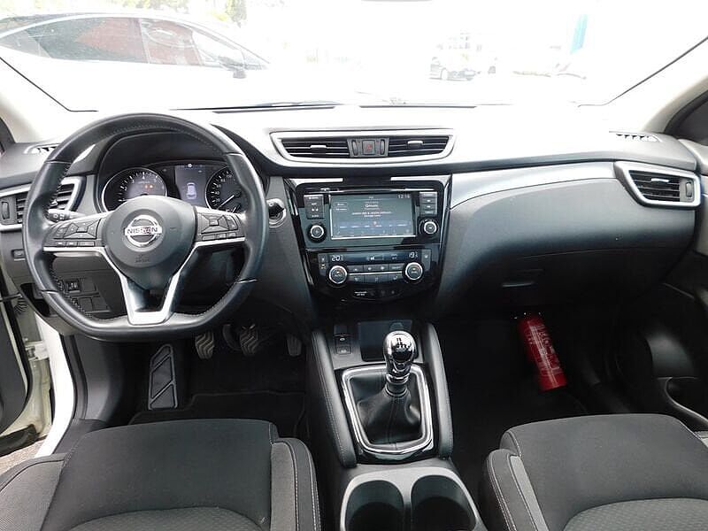 Nissan Qashqai 1.3 DIG-T N-Connecta 3 JAAR WAARBORG