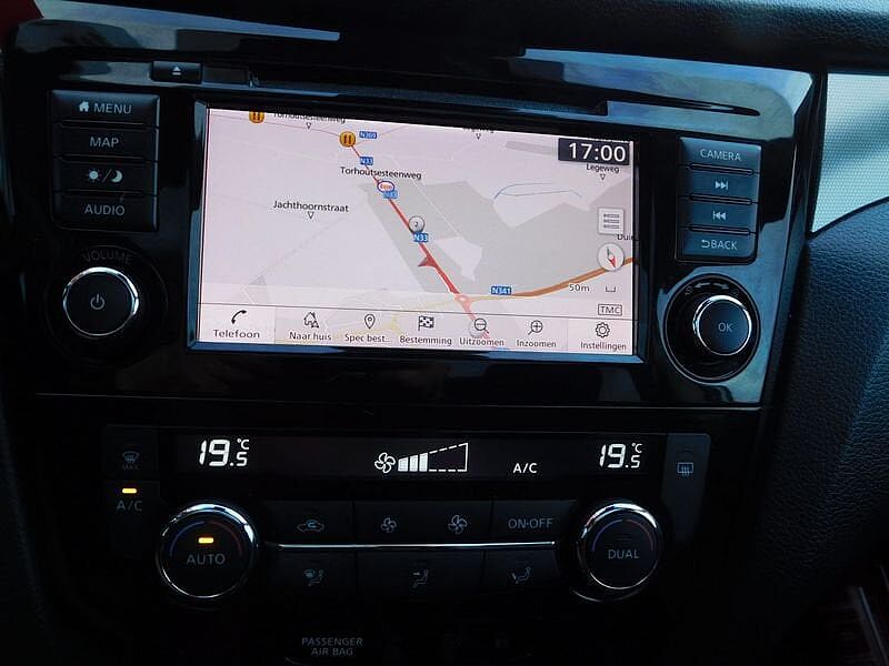 Nissan Qashqai 1.3 DIG-T N-Connecta 3 JAAR WAARBORG