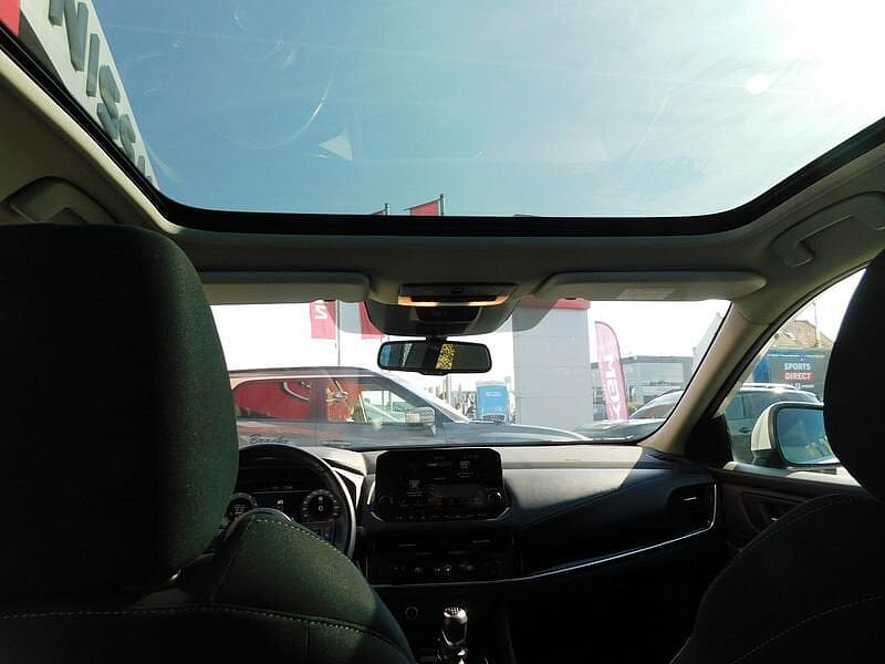 Nissan Qashqai 1.3 Mild-Hybrid N-Connecta 5 JAAR WAARBORG