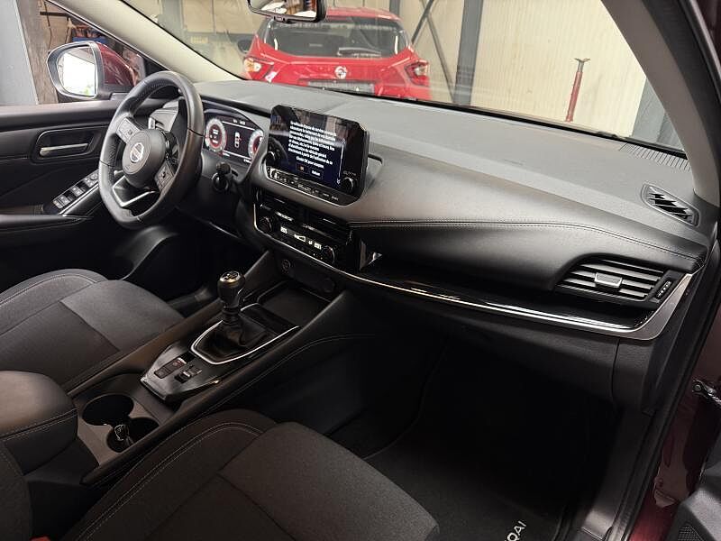 Nissan Qashqai N-connecta + DESIGN PACK