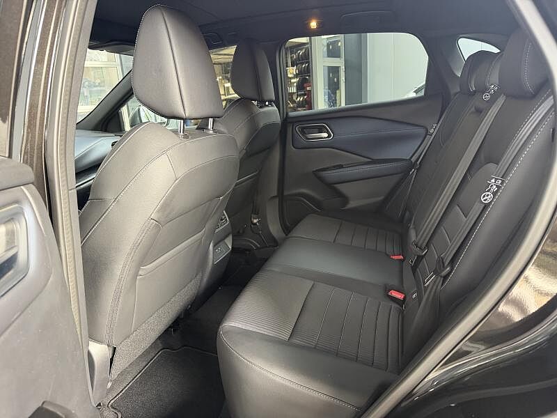 Nissan Qashqai TEKNA + TWO TONE + DESIGN PACK