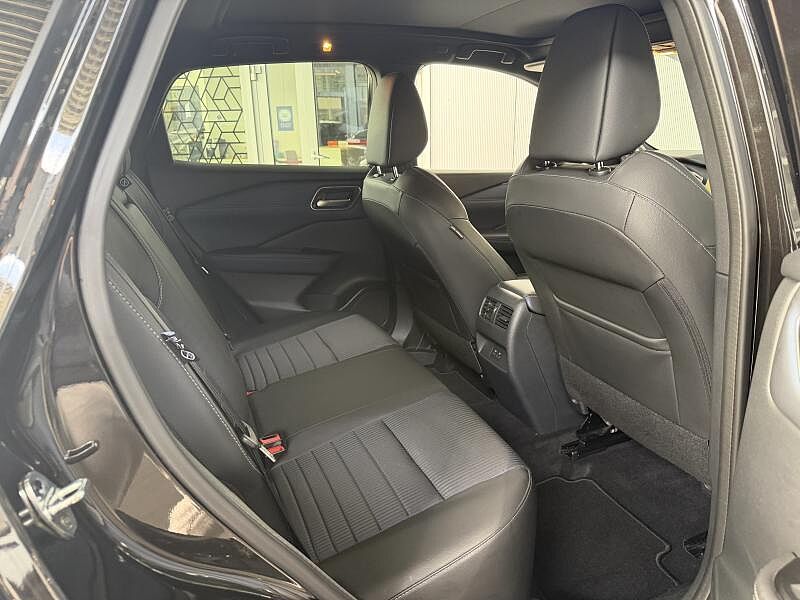 Nissan Qashqai TEKNA + TWO TONE + DESIGN PACK