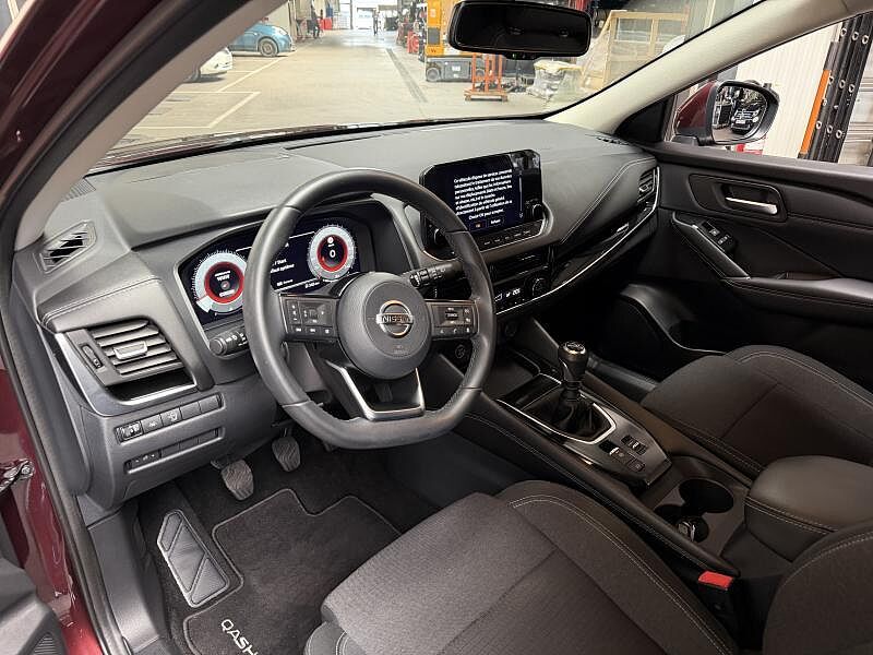 Nissan Qashqai N-connecta + DESIGN PACK