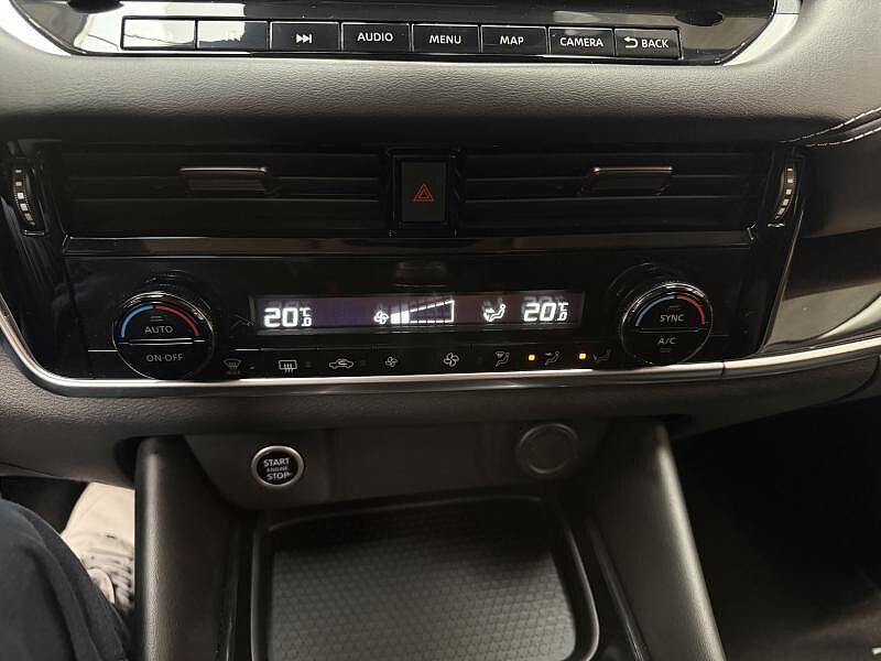 Nissan Qashqai N-connecta + DESIGN PACK