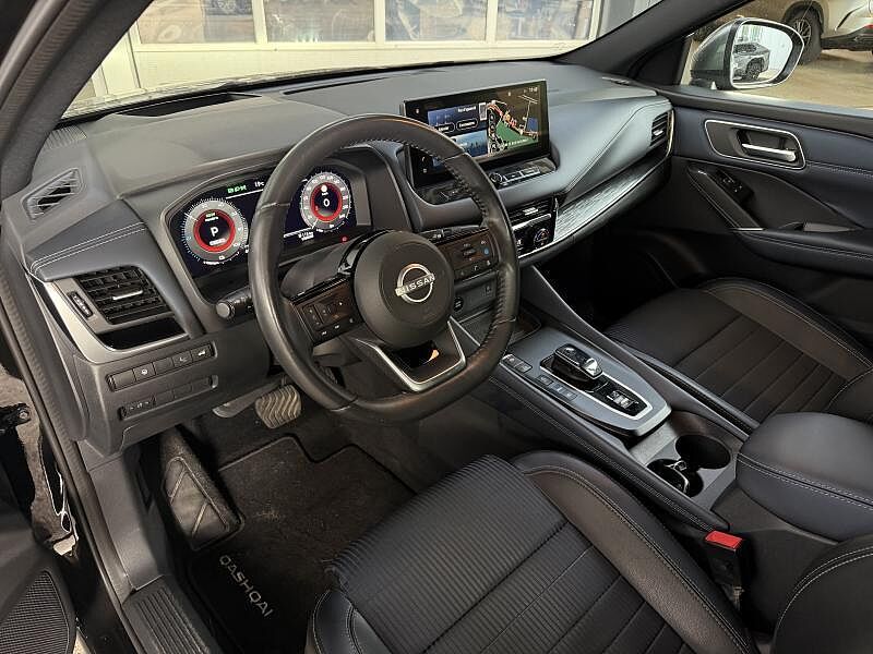 Nissan Qashqai TEKNA + TWO TONE + DESIGN PACK