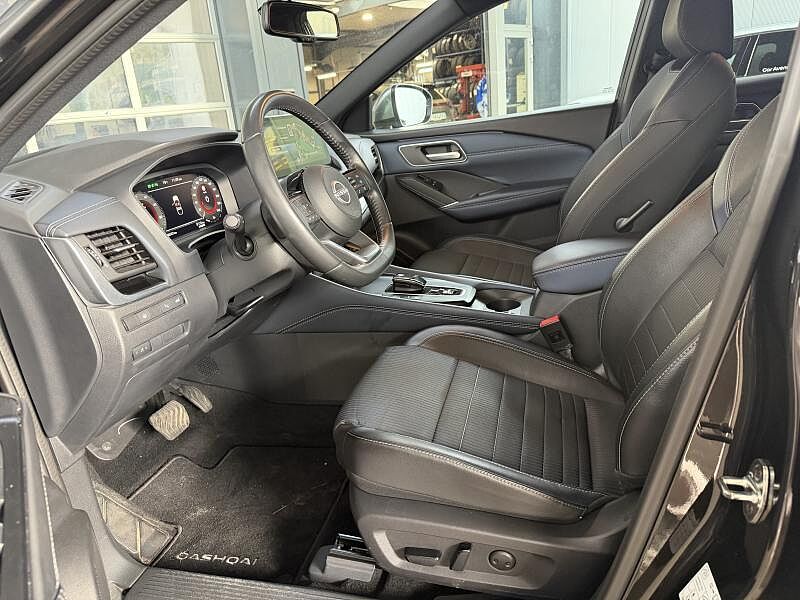 Nissan Qashqai TEKNA + TWO TONE + DESIGN PACK