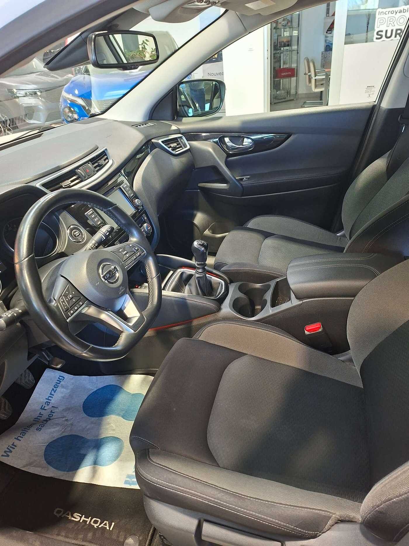 Nissan Qashqai Qashqai 1.3 DIG-T N-Connecta