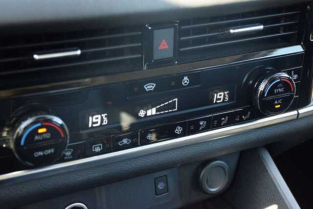 Nissan Qashqai Qashqai 1.3 DIG-T MHEV Acenta Xtronic verwarmde zetels + verwarmd raam + stuur