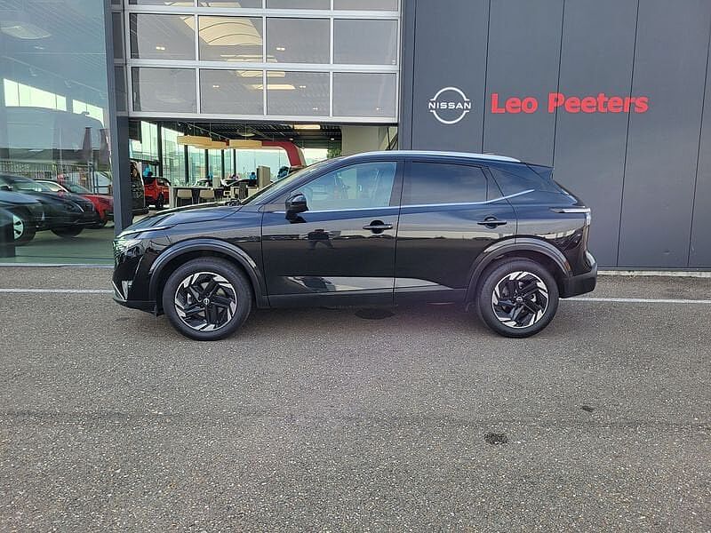Nissan Qashqai Mild-Hybrid N-Connecta met pano en zetelverwarming