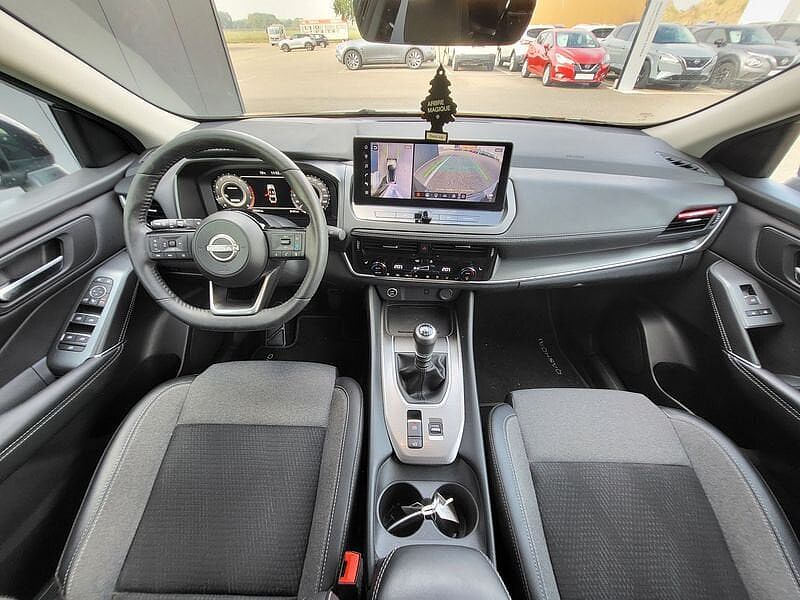 Nissan Qashqai Mild-Hybrid N-Connecta met pano en zetelverwarming