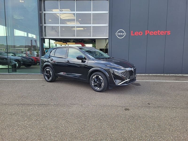 Nissan Qashqai Mild-Hybrid N-Connecta met pano en zetelverwarming