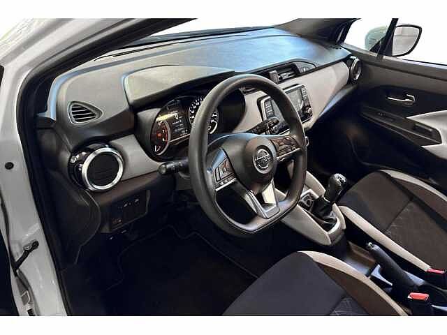 Nissan Micra GPS + CAMERA + SENSOREN