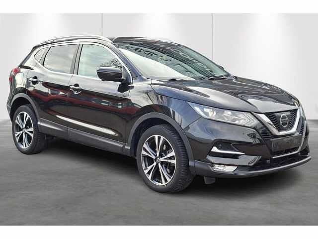 Nissan Qashqai 1.2 DIG-T N-Connecta + Design Pack