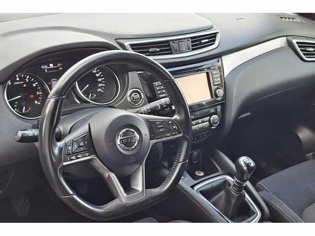 Nissan Qashqai 1.2 DIG-T N-Connecta + Design Pack