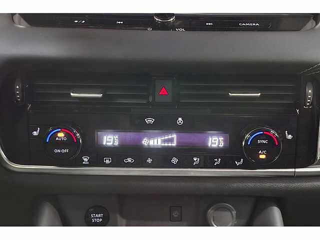 Nissan Qashqai Hybride-Auto-Pano-Carplay-GPS-Airco
